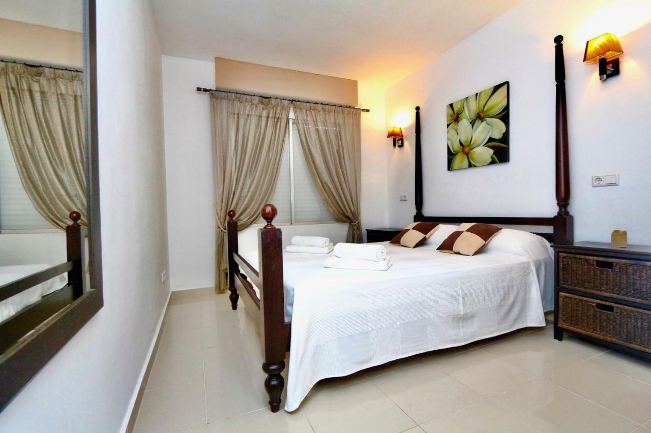 3- Bedroom Apartment In The Centre Of Calpe With Nice Living Room, 1 Bathroom. Екстер'єр фото