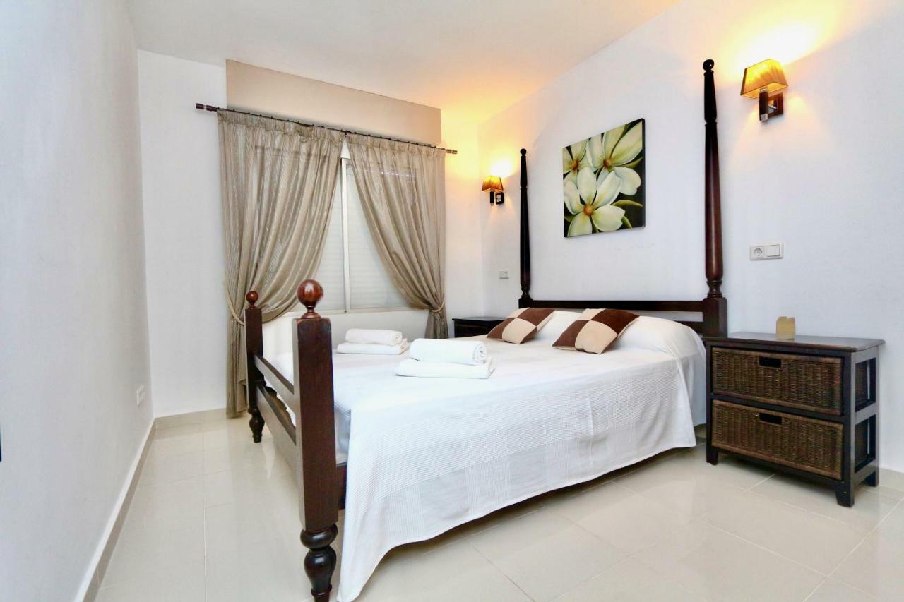 3- Bedroom Apartment In The Centre Of Calpe With Nice Living Room, 1 Bathroom. Екстер'єр фото