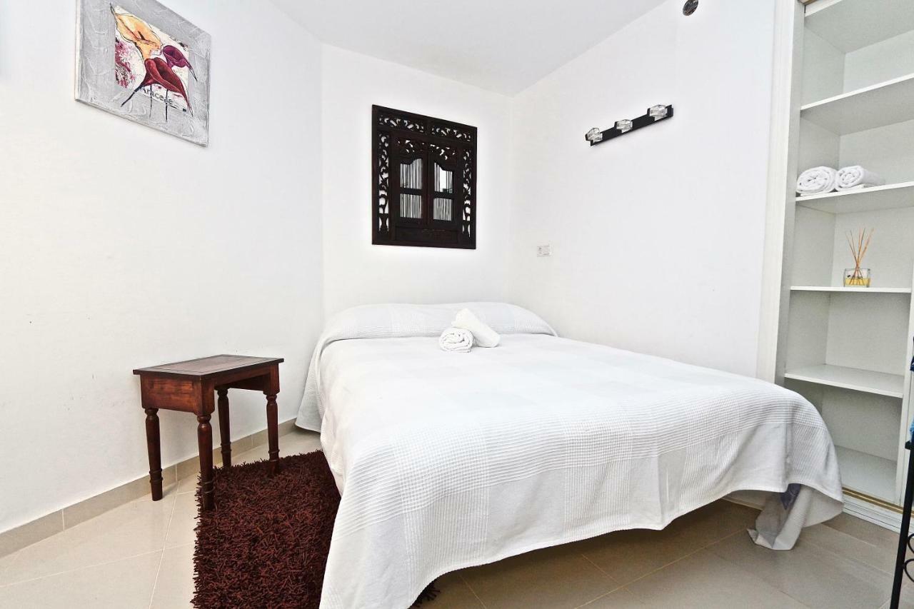 3- Bedroom Apartment In The Centre Of Calpe With Nice Living Room, 1 Bathroom. Екстер'єр фото
