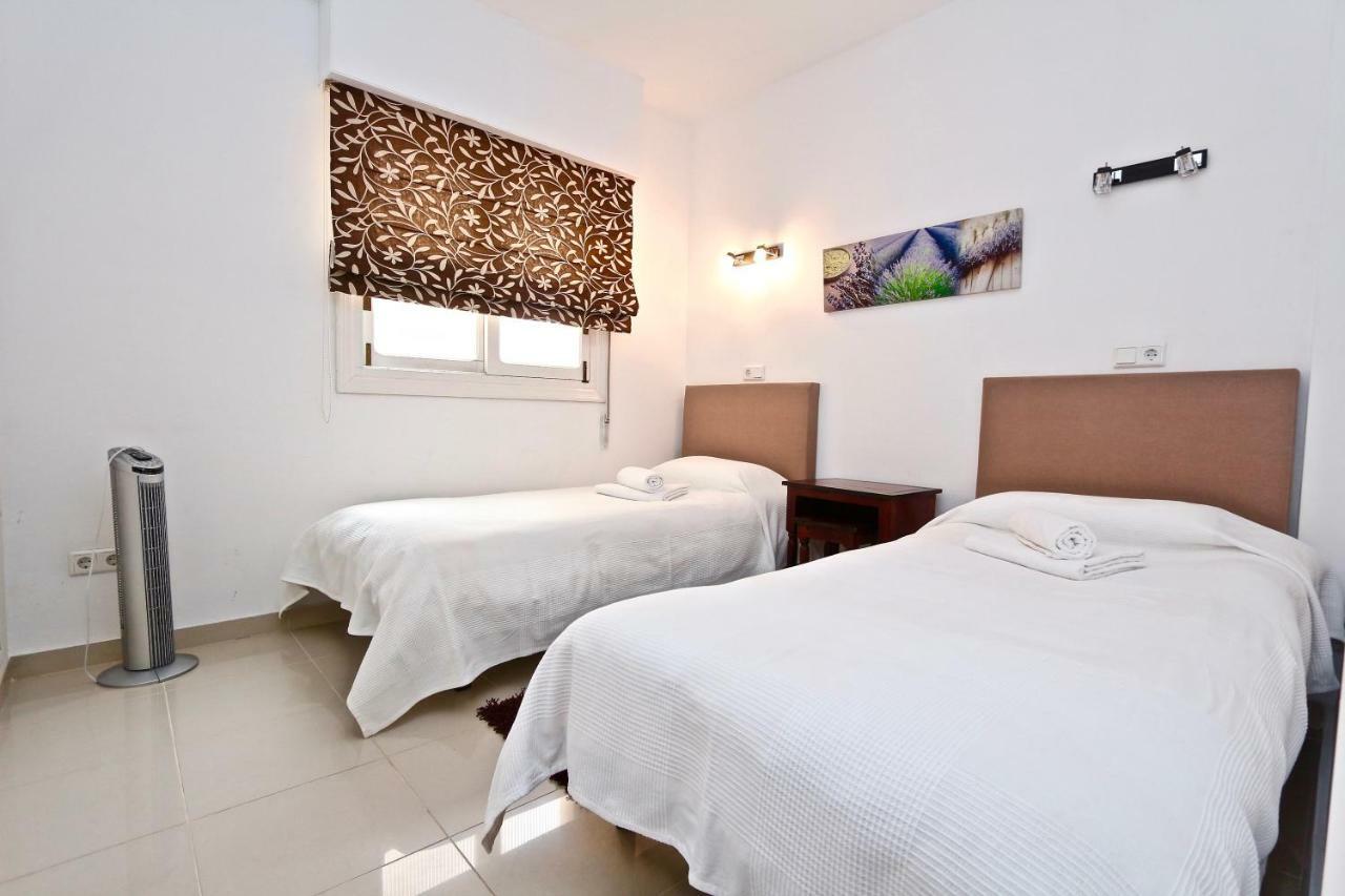 3- Bedroom Apartment In The Centre Of Calpe With Nice Living Room, 1 Bathroom. Екстер'єр фото