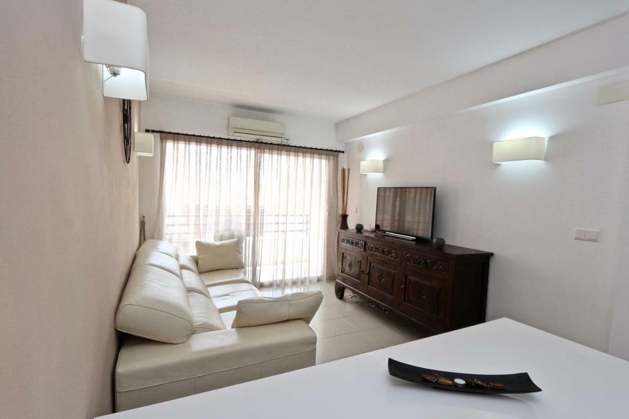 3- Bedroom Apartment In The Centre Of Calpe With Nice Living Room, 1 Bathroom. Екстер'єр фото
