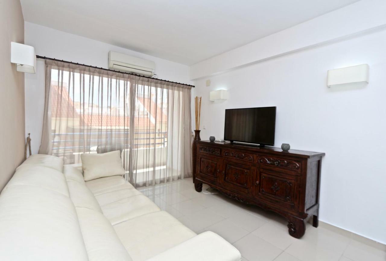 3- Bedroom Apartment In The Centre Of Calpe With Nice Living Room, 1 Bathroom. Екстер'єр фото
